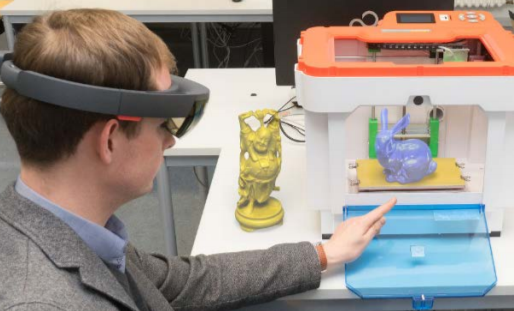 Die Zukunft sehen: Die Chancen und Herausforderungen der Erweiterten und Virtuellen Realität für industrielle Anwendungen
